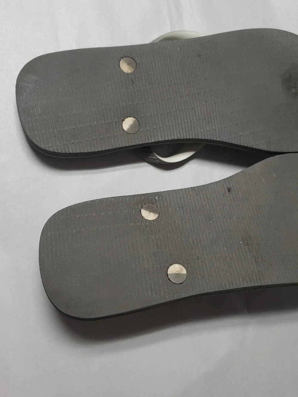 Havaianas Mens Brasil Logo-Embossed Rubber Flip Flops Size 10/11 Grey SummerSurf